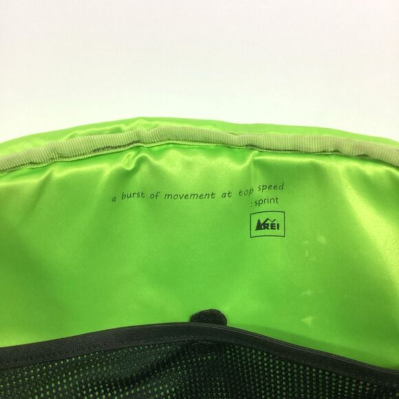 REI Co-op Flash Daypack - Black - 20 L Backpack - Top Flap Buckles -Green Lining - Picture 9 of 10